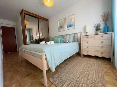 Bed, Bedroom, wardrobe