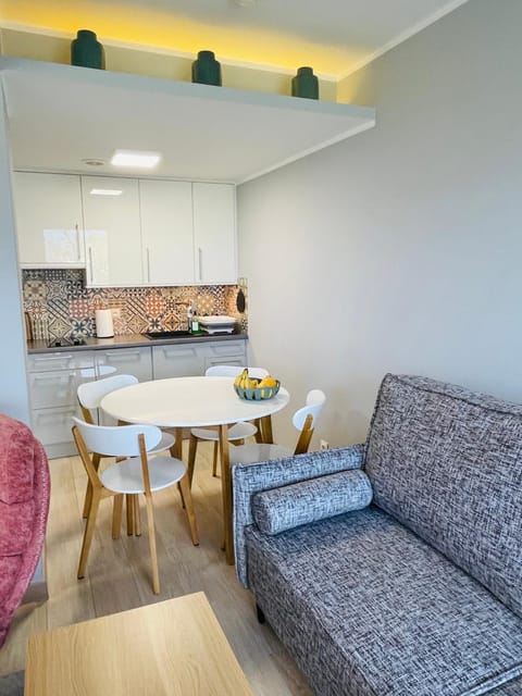 Kitchen or kitchenette, Living room, Seating area, Dining area, minibar