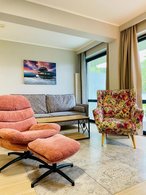 Living room, Seating area