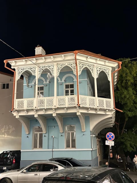 Property building, Location