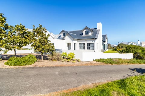 Oceans Loud Villa in Cape Town