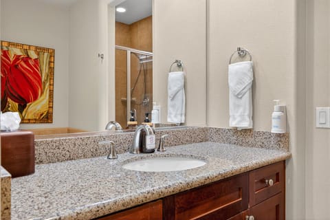 LV034 Cozy Upstairs Legacy Villas Suite Inn in Indian Wells