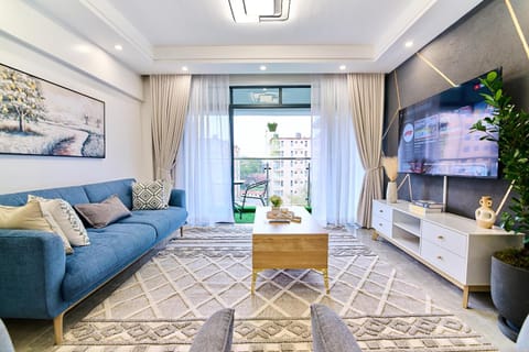 Communal lounge/ TV room, TV and multimedia, Living room, Seating area, Evening entertainment
