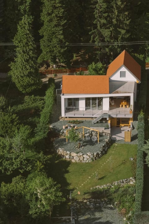 Property building, Garden, View (from property/room), Mountain view, Inner courtyard view