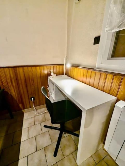 Studio - Hyper Centre avec Parking & Wifi Gratuit Apartment in Grenoble