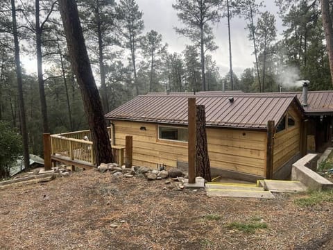 Tiny Cozy Cabin in Historic Upper Canyon Cabin in Ruidoso