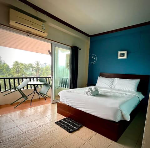 Beach House 24 Bed and Breakfast in Sala Dan