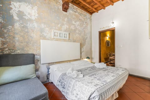 Communal lounge/ TV room, Bed, Decorative detail, Bedroom