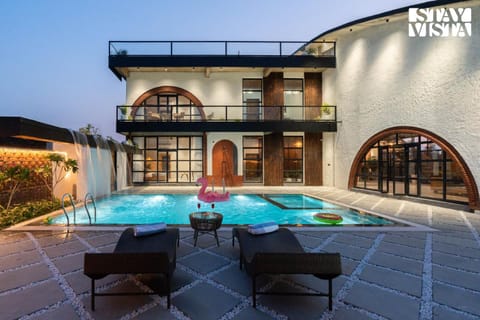 Swimming pool, Swimming pool, sunbed