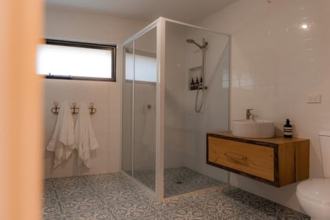 Cooinda - on the beach - Bicheno House in Bicheno