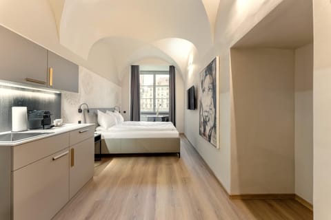 Bed, Kitchen or kitchenette, Photo of the whole room, Bedroom
