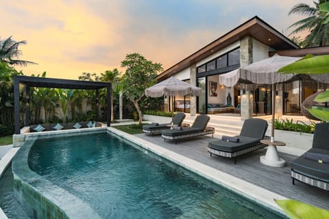 Property building, Natural landscape, View (from property/room), Seating area, Pool view, Swimming pool, sunbed