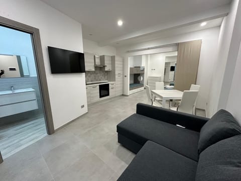 Communal lounge/ TV room, TV and multimedia, Kitchen or kitchenette, Living room, Dining area, Evening entertainment, oven, stove