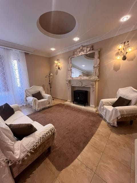 Living room, Seating area