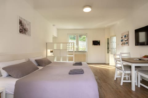 Living room, Dining area, Bedroom