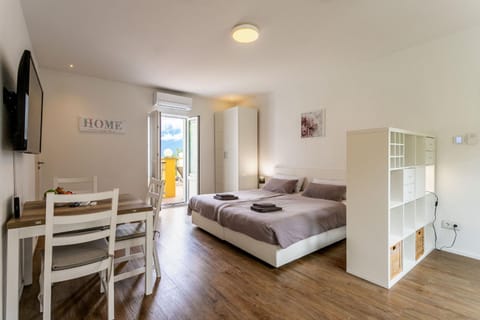 Living room, Dining area, Bedroom