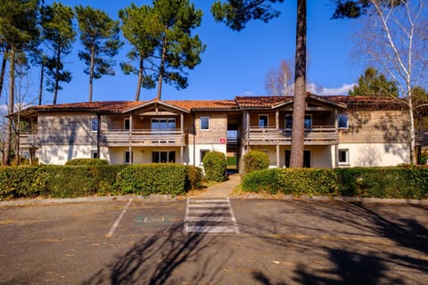 Property building, Parking
