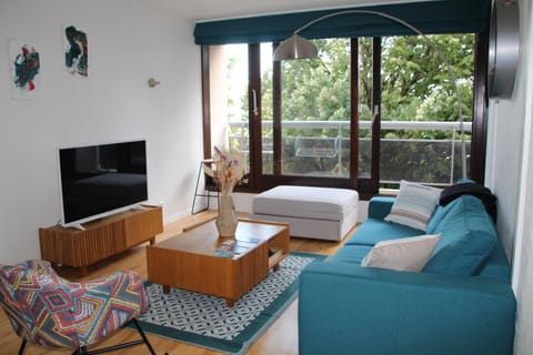 Communal lounge/ TV room, TV and multimedia, Living room