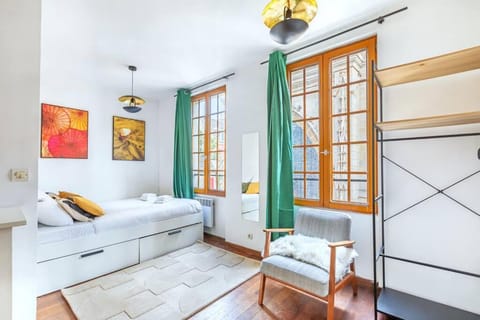 Bed, Photo of the whole room
