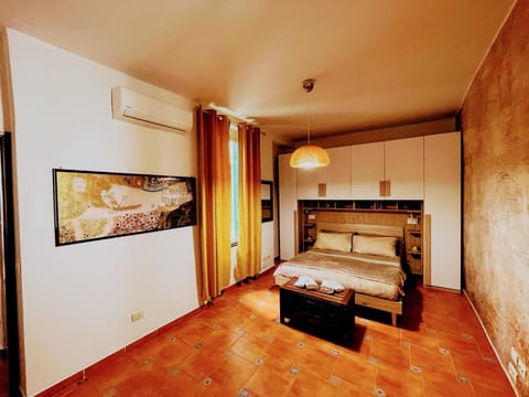 Bed, Photo of the whole room, Bedroom, air conditioner