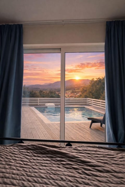 Property building, Balcony/Terrace, Pool view, Sunset