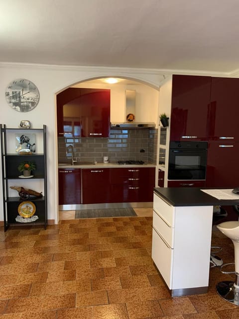 Kitchen or kitchenette, minibar, oven, pet friendly, stove