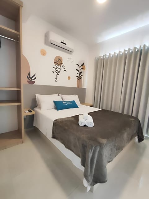 Bed, Photo of the whole room, Bedroom, towels, air conditioner