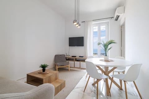 Cozy 2 Bedroom Seafront 150m from Monaco Apartment in Monaco