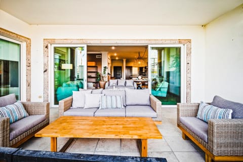 Patio, Day, Living room, Seating area, Dining area