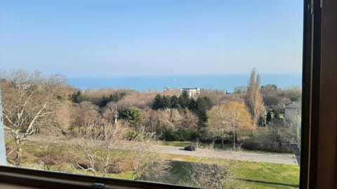 Garden view, Sea view