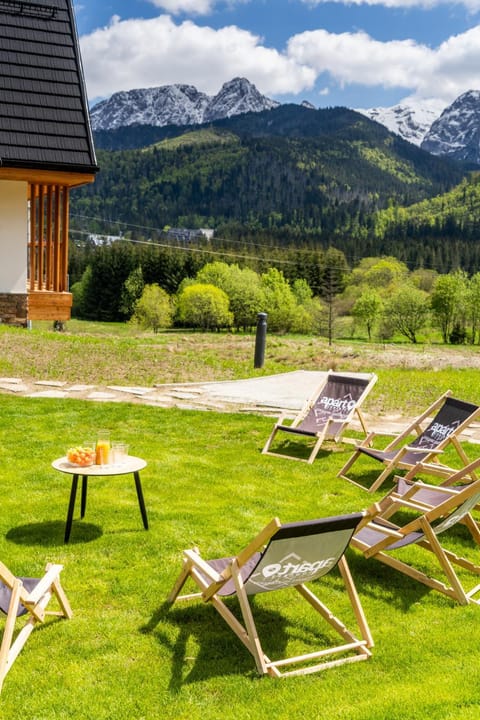 Natural landscape, Mountain view, sunbed