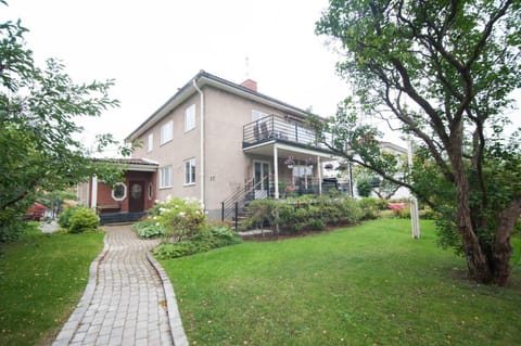 Property building, Spring, Day, Garden, Garden view