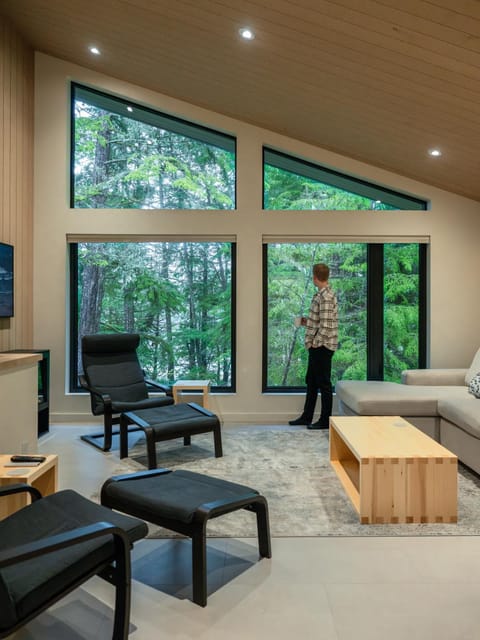 View (from property/room), Sea view, fireplace