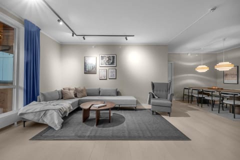 Bed, Living room, Photo of the whole room, Seating area, Dining area