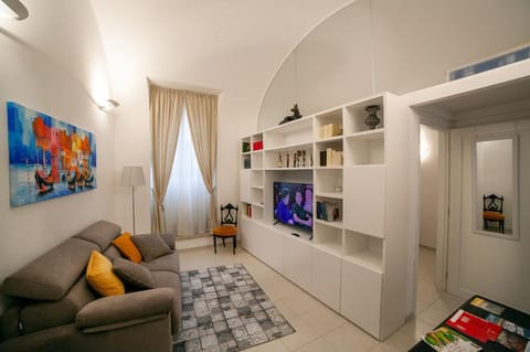 Library, Living room