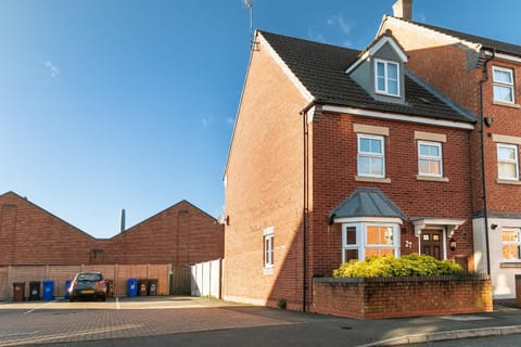 Property building, Street view, Parking