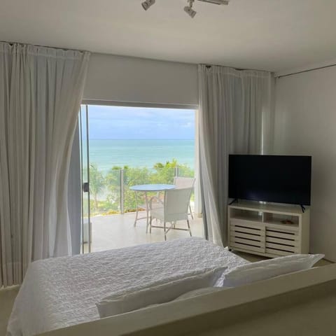 Bed, Natural landscape, TV and multimedia, Balcony/Terrace, Photo of the whole room, Bedroom, Sea view