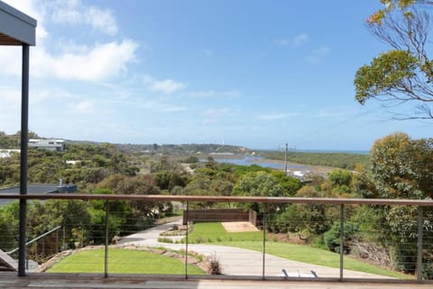Hilltop Vistas Pet Friendly House in Aireys Inlet