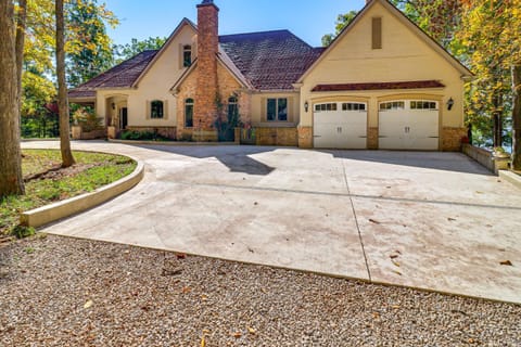 Goose Lake Home 13 Mi to Michigan Intl Speedway House in Ohio