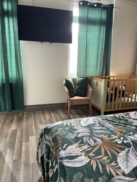 Bed, Bedroom, cot