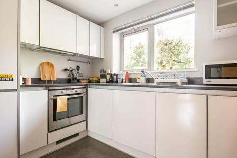Beautiful & Cosy Harbourside Apartment - Free Parking Apartment in Bristol