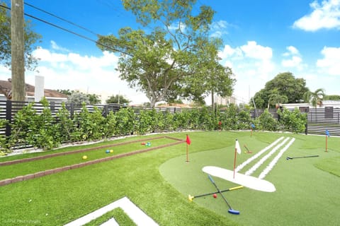 Minigolf, Garden view