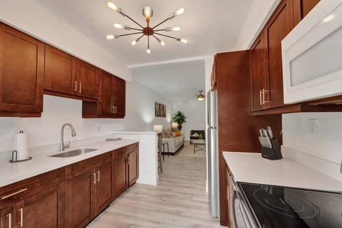 Explorer's Retreat Villa Apartment in Miami Shores