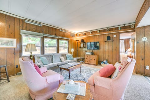 13 Mi to Nubs Nob Pet-Friendly Retreat House in Bear Creek