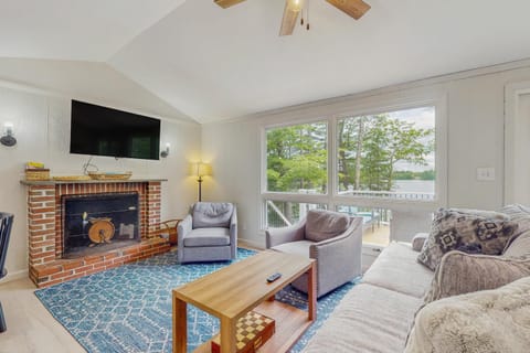 Duncan Cottage House in Effingham