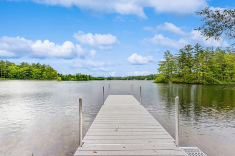 Duncan Cottage House in Effingham