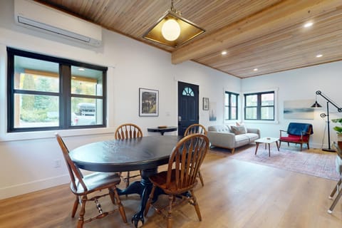 High County Cabin Cabin in Ronald