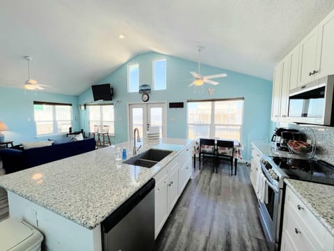 Seaside Solace - Quiet, Peaceful, Island Escape House in Alvin