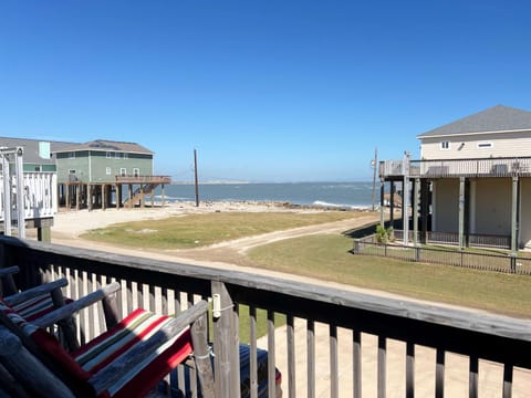 Seaside Solace - Quiet, Peaceful, Island Escape House in Alvin