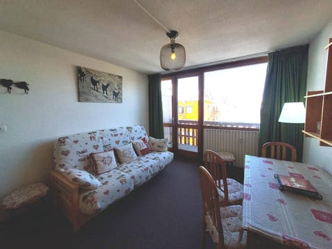 Appartement cosy à La Plagne avec balcon panoramique et accès pistes - FR-1-351-239 Apartment in Mâcot-la-Plagne